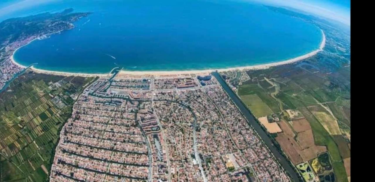Bahia 1-2-21 1 ère ligne mer à Empuriabrava Eksteriør bilde